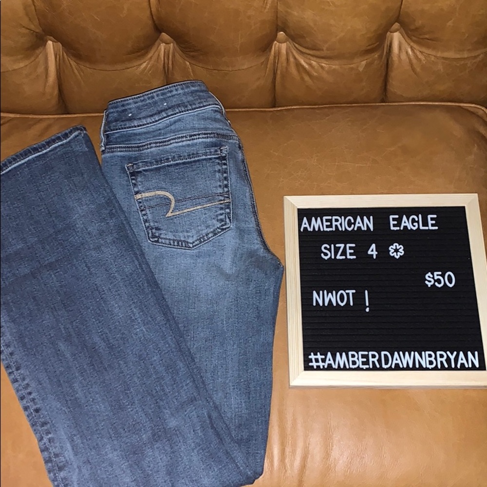 NWOT Boyfriend American Eagle Jeans! Size 4!